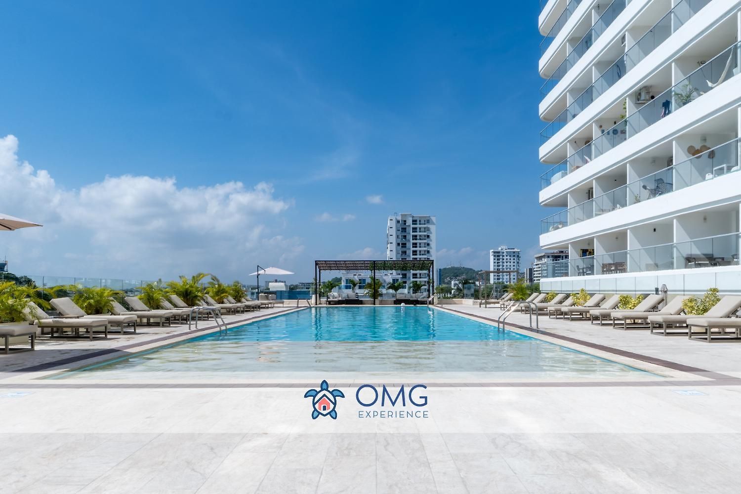 Apartamento Cb727 | Frente Al Mar Con Piscina Y Balcón Privado