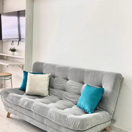 Apartamento Cb727 | Frente Al Mar Con Piscina Y Balcón Privado